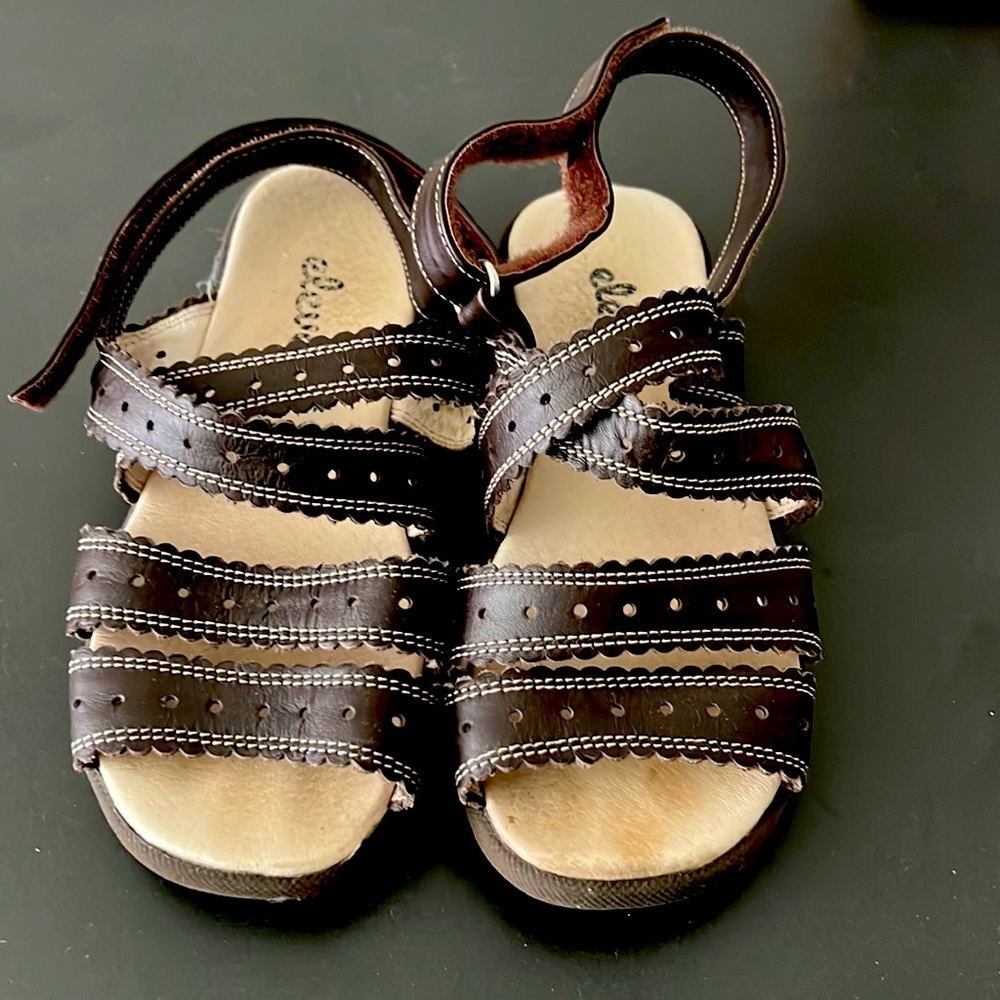 Good condition sandals. Kids size 13